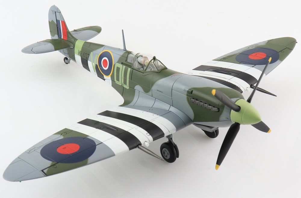 Bild von Spitfire MK.IXe 1:48 ML407, Johnnie Houlton 485 Squadron Sept. 1944. Metallmodell Hobby Master HA8326